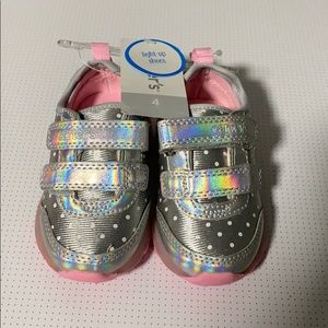 NWT Carter’s size 4 Unicorn light up shoes